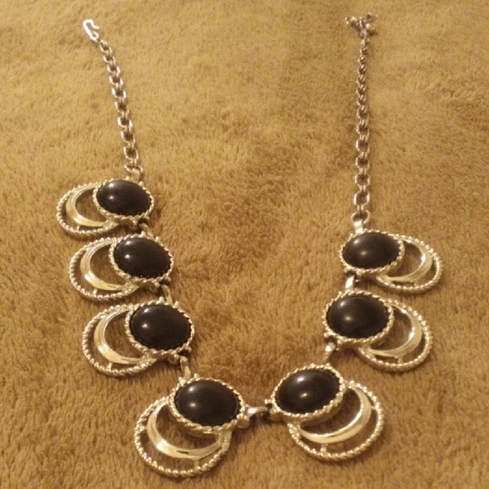 Chic Black and Gold Necklace